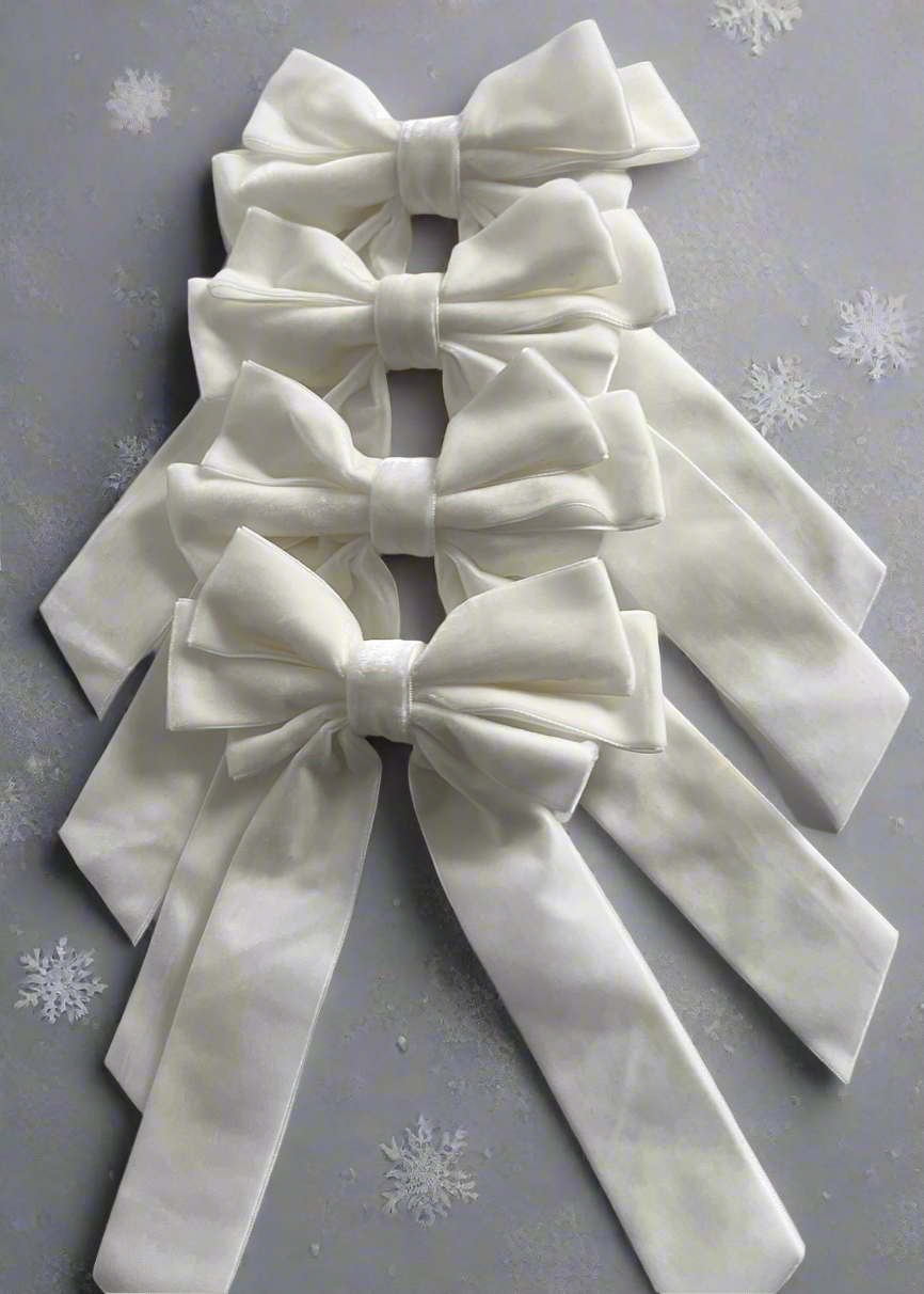 Bows velvet