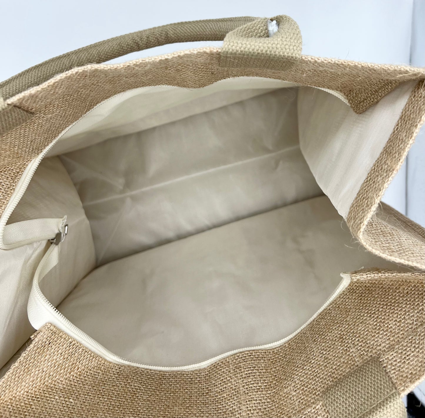 Jute Zip totes