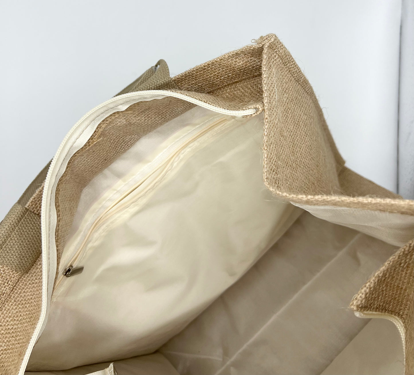 Jute Zip totes