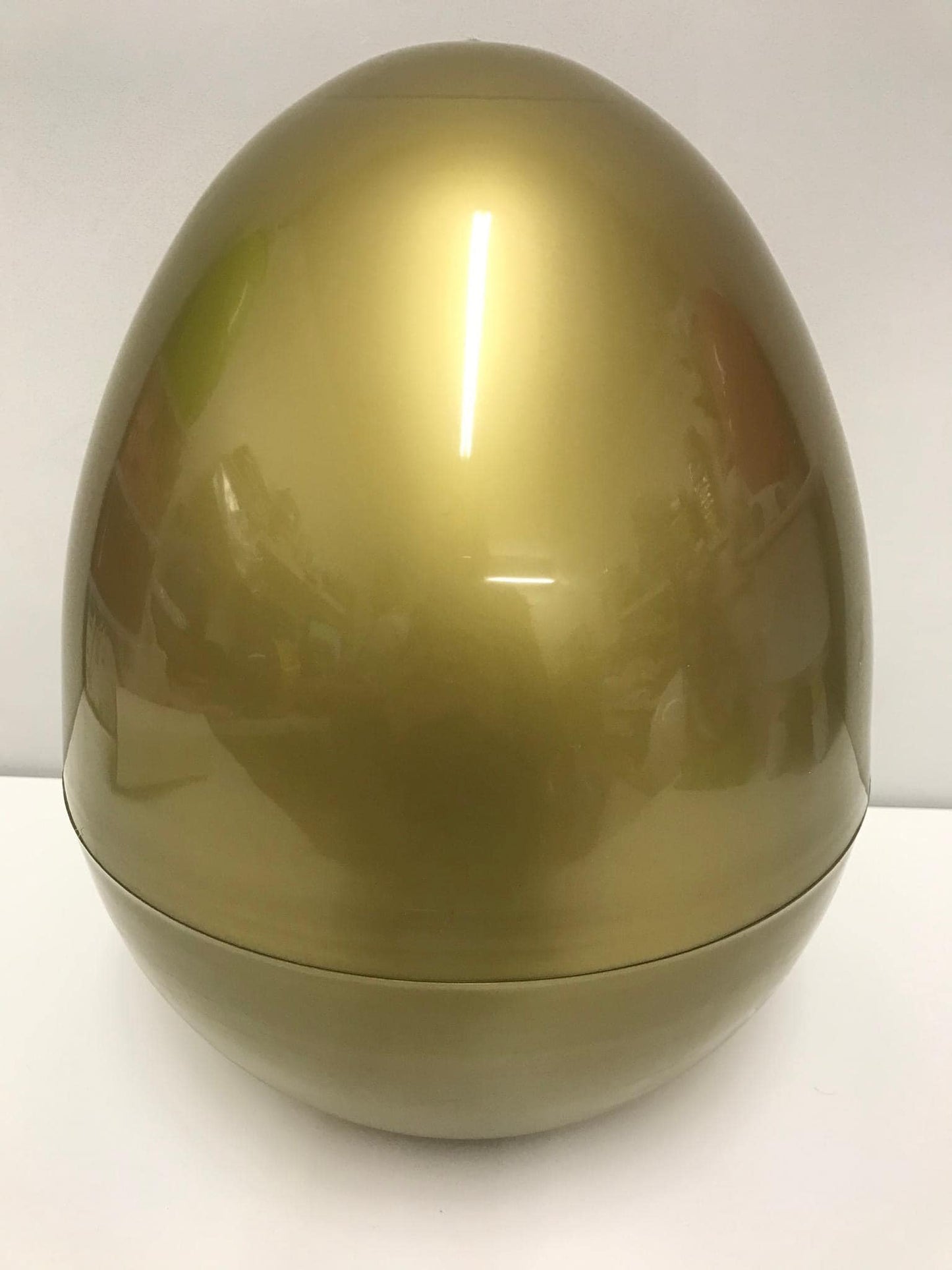 Large fillable plastic eggs