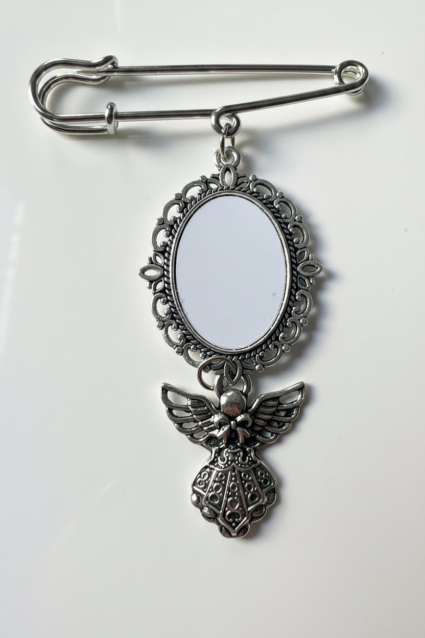 Bouquet brooches