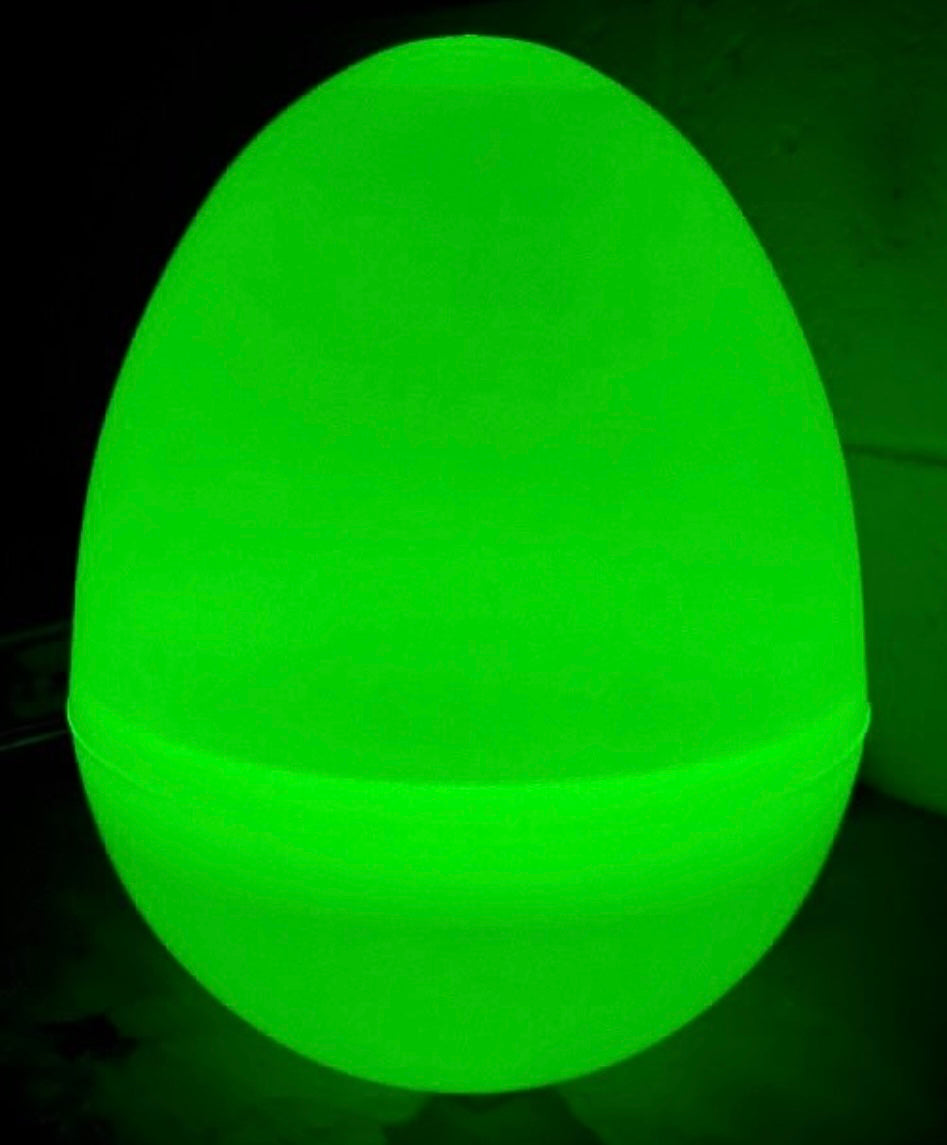 Giant jumbo fillable plastic eggs