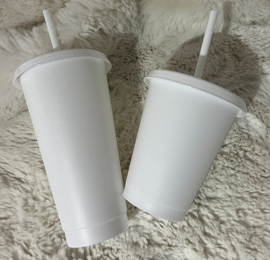 White 24oz plastic cup