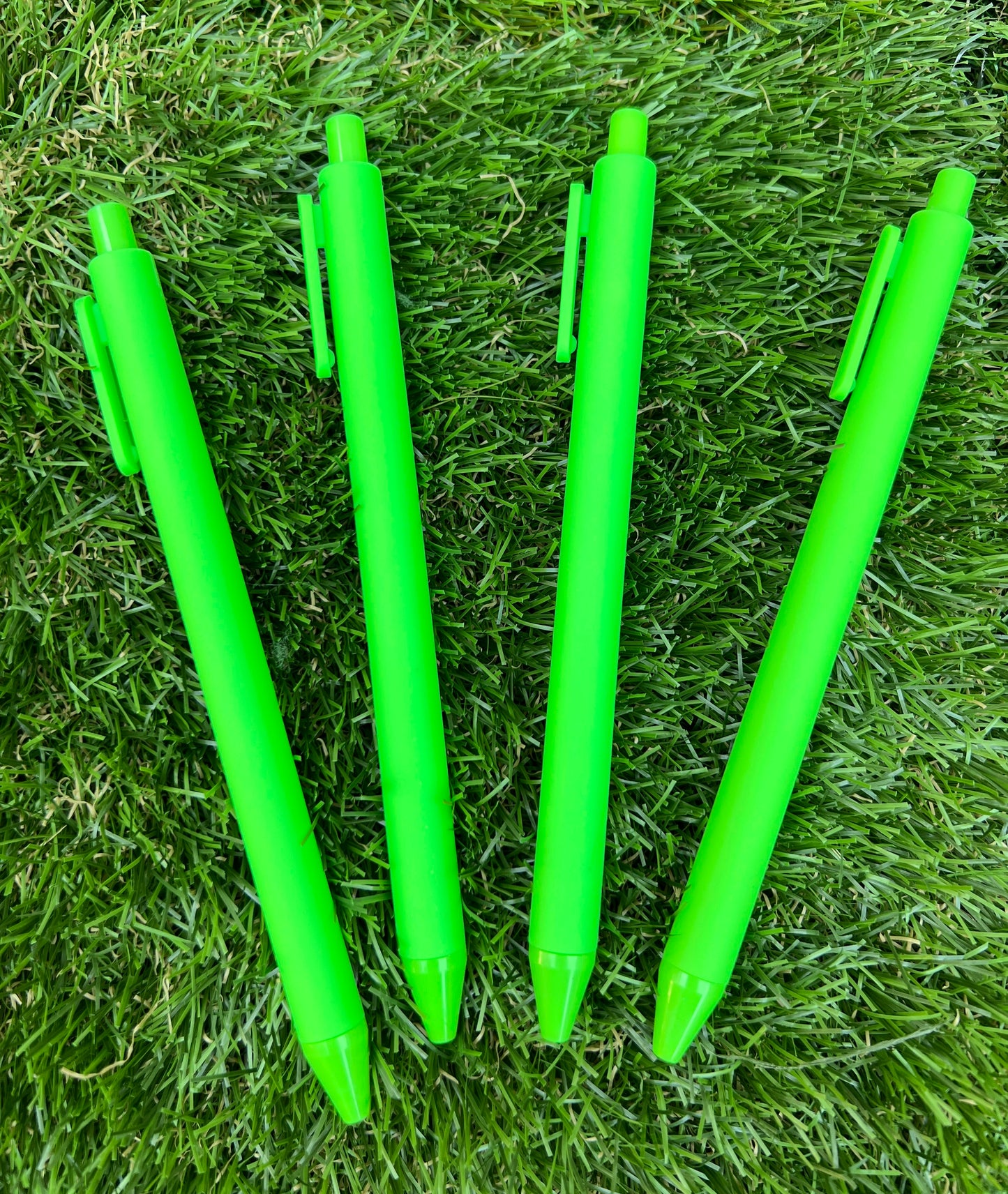 Pens green